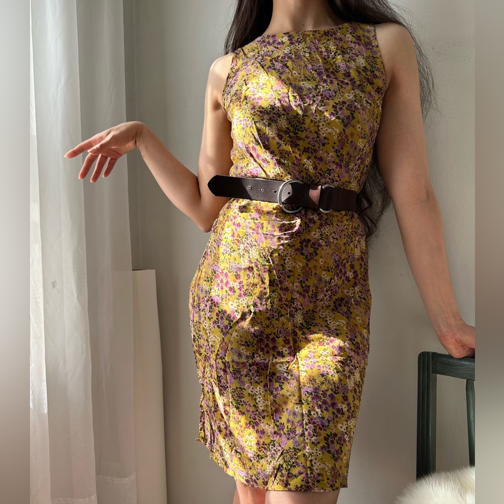 Vintage A.B.S by Alan Schwartz sleeveless floral dress
Size 2 fits xs-s